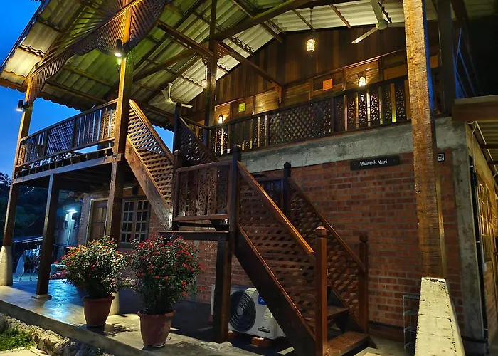 Heritage 2 Bedrooms Rumah Kampung Near Icon City