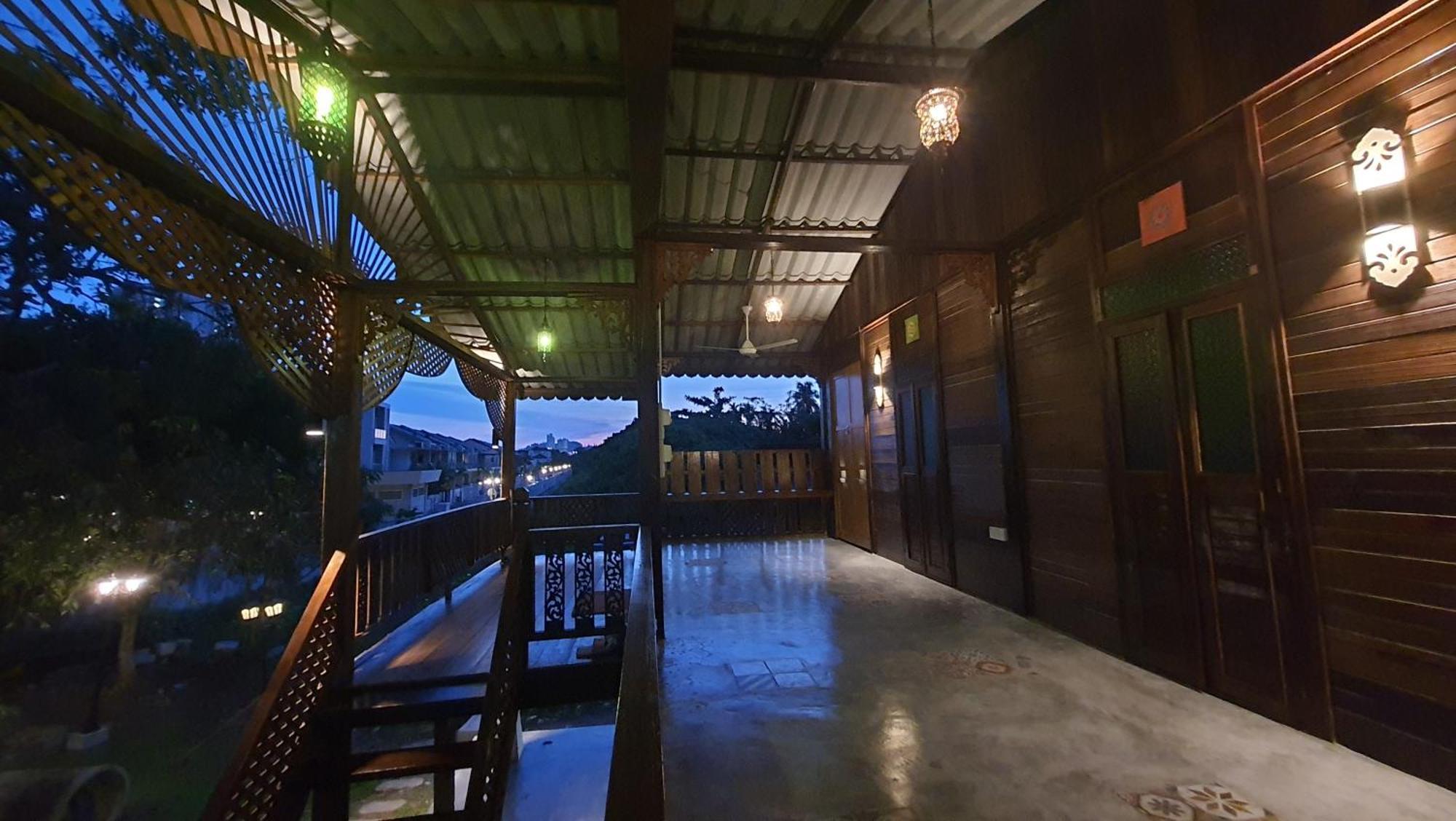 Rumah liburan Heritage 2 Bedrooms Near Icon *